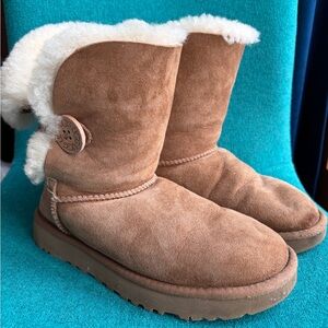 UGG Chestnut Button Suede Shearling Winter Boots